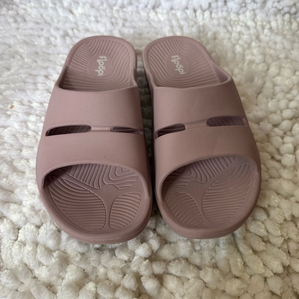 Floopi Sophie Lavender Slide Sandals
